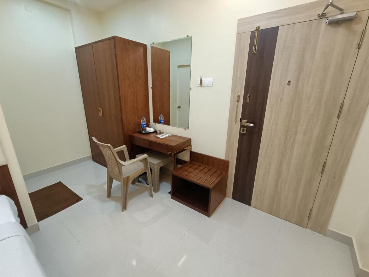 Отель Sri Aswin Grand Namakkal Экстерьер фото